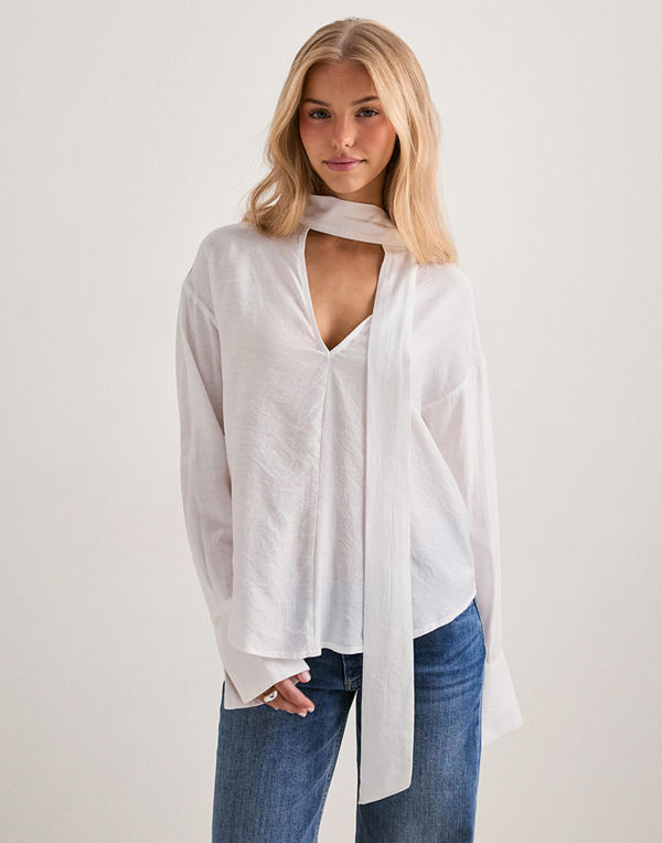 Nelly Scarf Blouse - Vit