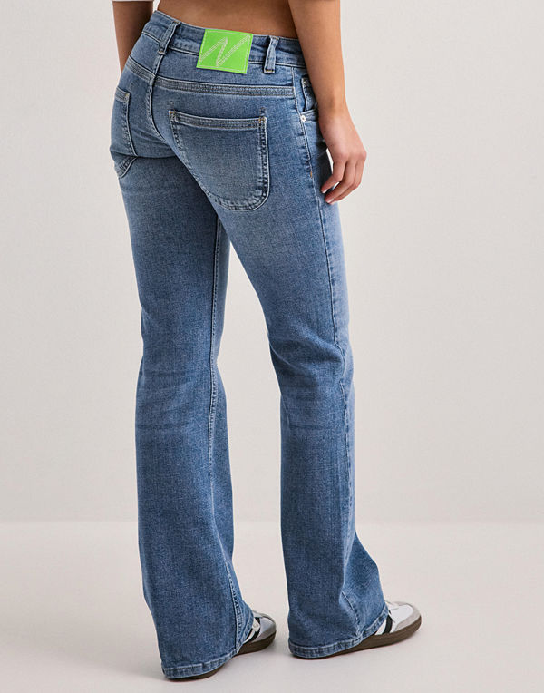 Nelly Low Waist Round Pocket Jeans - Blå