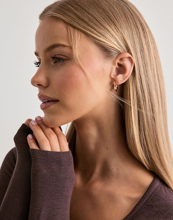 Pilgrim örhängen Here Hoop Earrings - Guld